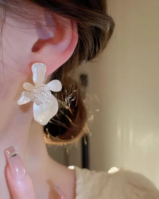 Acrylic & Imitation Pearl Flower Shape Earrings Accessories