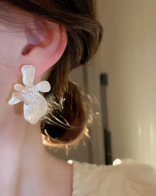 Acrylic & Imitation Pearl Flower Shape Earrings Accessories