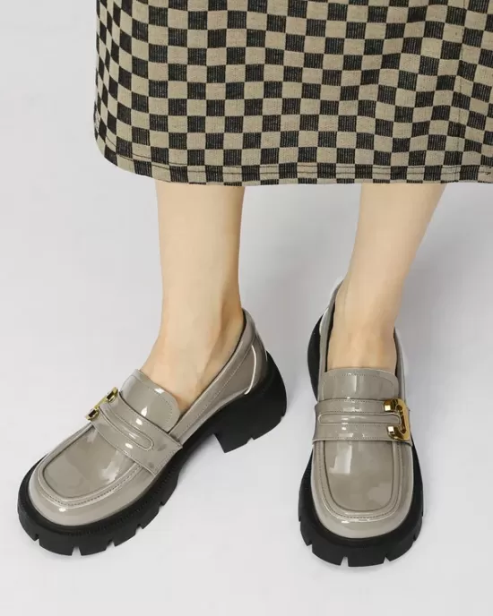 Round-Toe Split-Joint Loafers