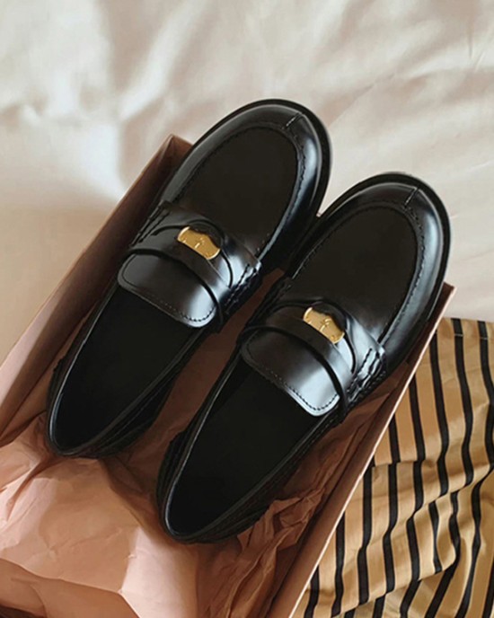 Round-Toe Split-Joint Loafers