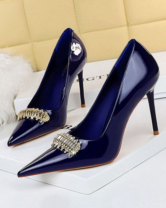 Pointed-Toe Shallow Cut Split-Joint Pumps