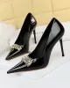 Pointed-Toe Shallow Cut Split-Joint Pumps