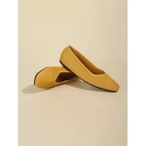 Pointed-Toe Solid Color V-Cut Flats