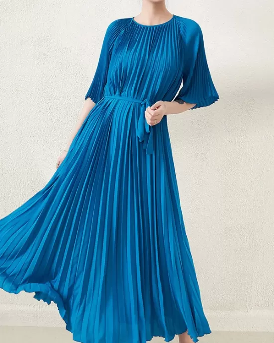 Loose Pleated With Waistband Solid Color Round-Neck Maxi Dresses