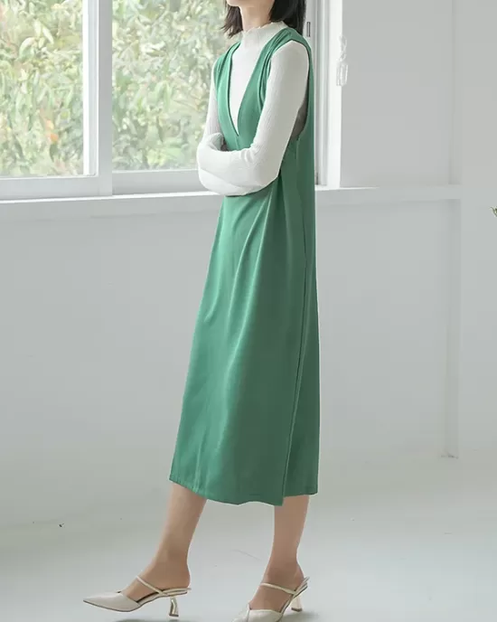 Casual A-Line Sleeveless Solid Color V-Neck Midi Dresses