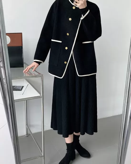 Asymmetric Buttoned Pockets Split-Joint Long Sleeves Loose Round-Neck Woolen Coat