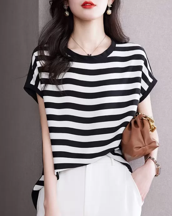 Contrast Color Striped Loose Plus Size Round-Neck T-Shirts