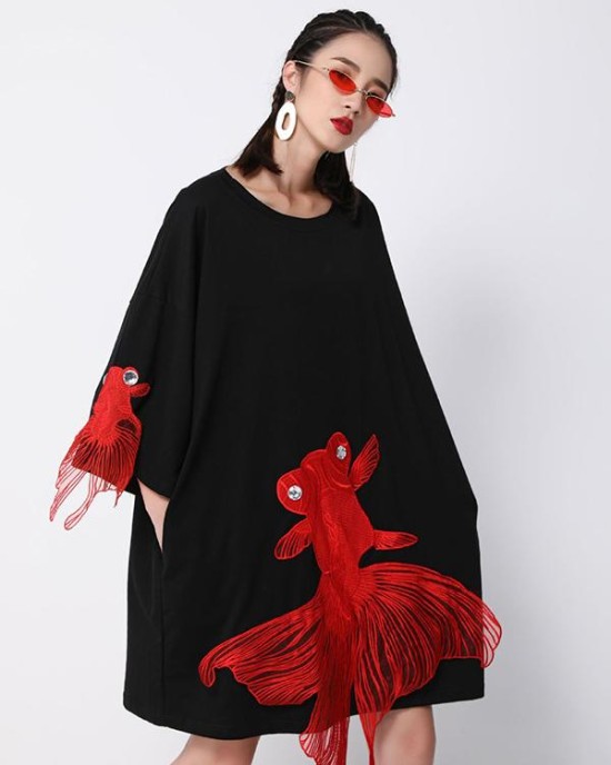 Red Goldfish Embroidered Loose Round Neck T-Shirt Dress