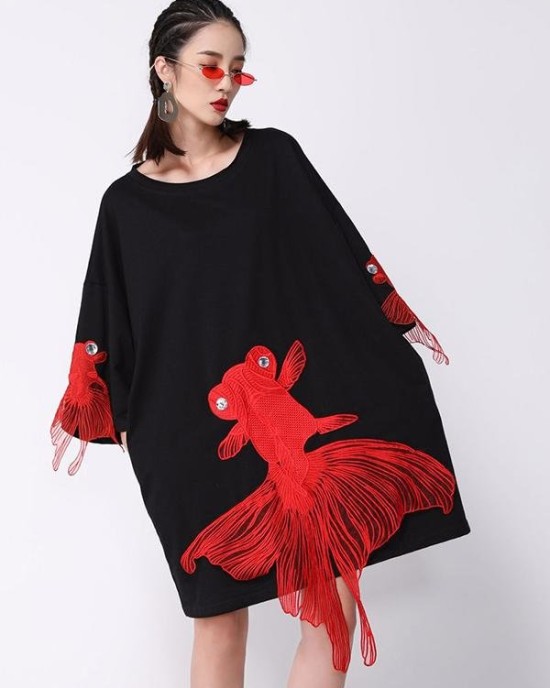 Red Goldfish Embroidered Loose Round Neck T-Shirt Dress