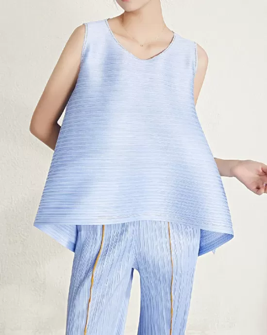 Cropped Sleeveless Pleated Round-Neck Vest Top